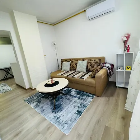 Cozy 'studio 3' Steps From Bascarsija * サラエヴォ