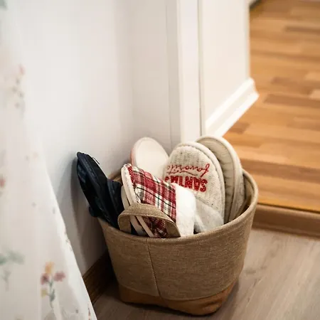 Cozy 'studio 3' Steps From Bascarsija サラエヴォ